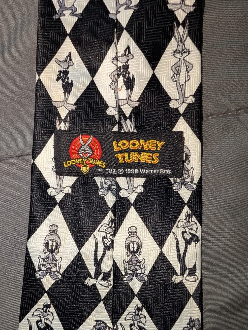 Vintage 1998 Warner Bros Looney Tunes Black & White Diamond Tie Bugs Daffy Taz